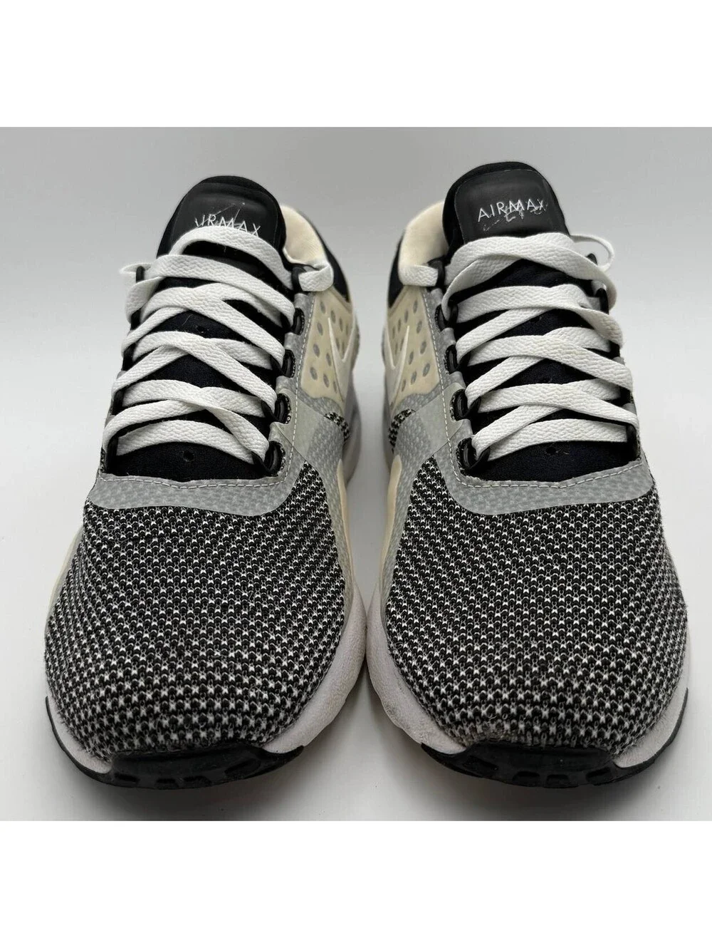 Nike Air Max Sneakers Men US 10.5 Black White Gray Running Shoes 876070-005